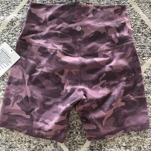 NWT Lululemon Align Shorts Pink Camo 6” - Picture 4 of 4
